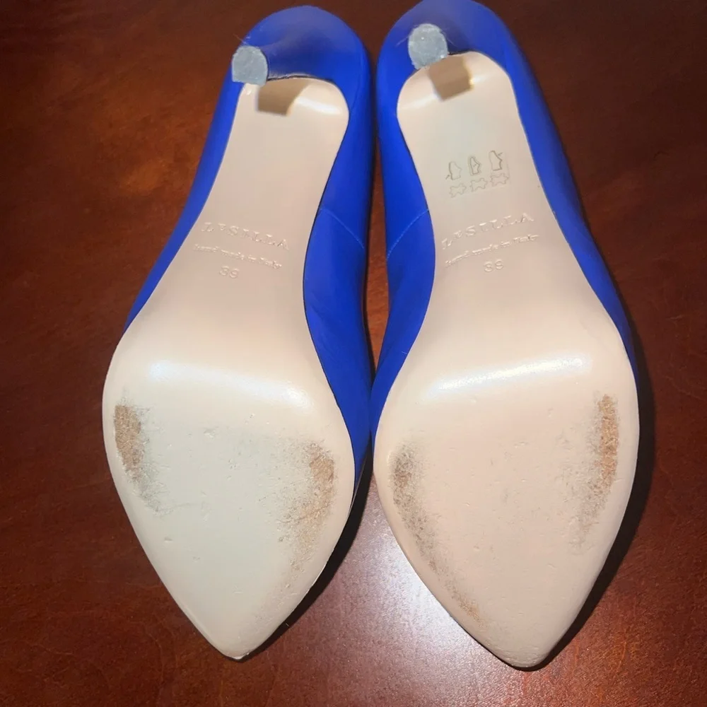 Le SILLA. Royal blue pump, soft leather. Size IT39/ US8, spike heel.